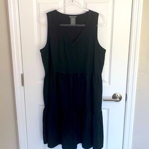 Matty M black sleeveless tiered v neck linen dress with pockets size large